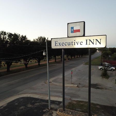 Executive Inn San Saba Екстериор снимка
