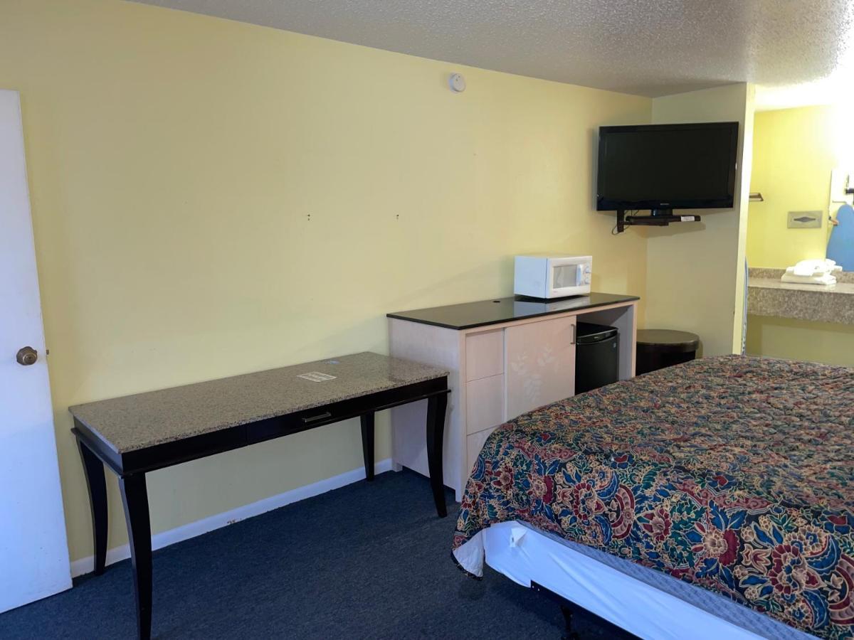 Executive Inn San Saba Екстериор снимка