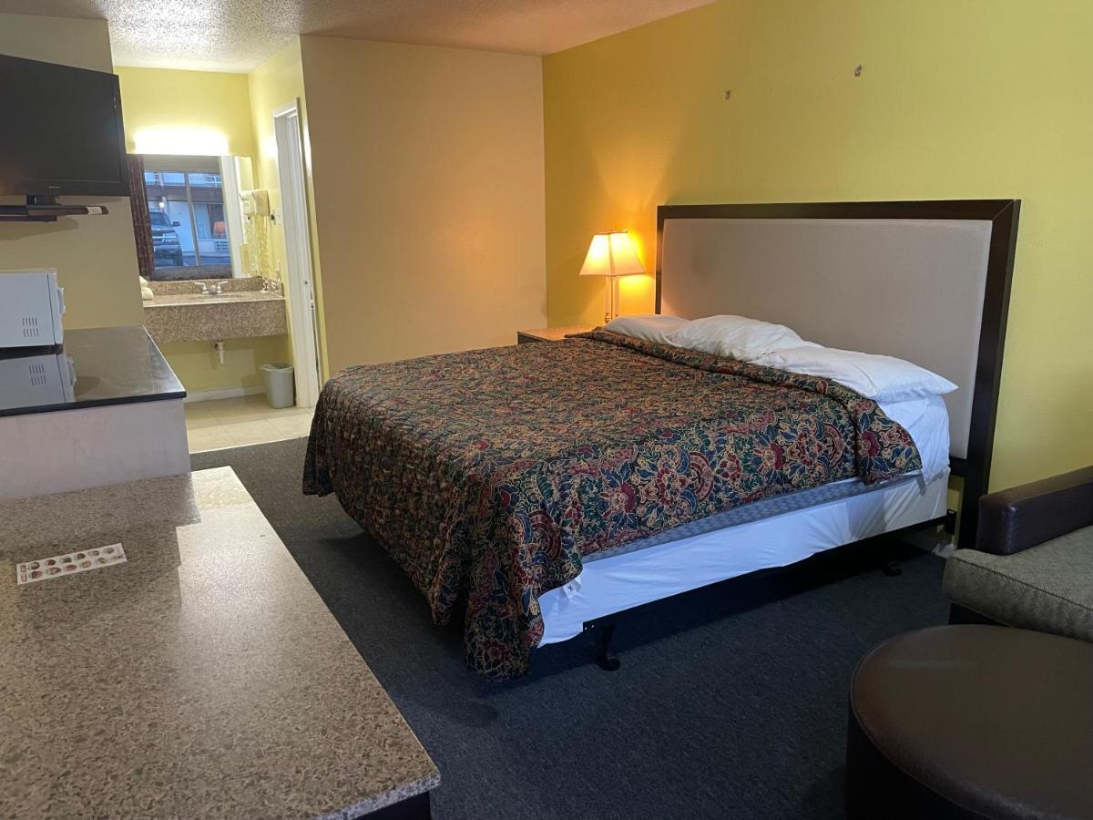 Executive Inn San Saba Екстериор снимка