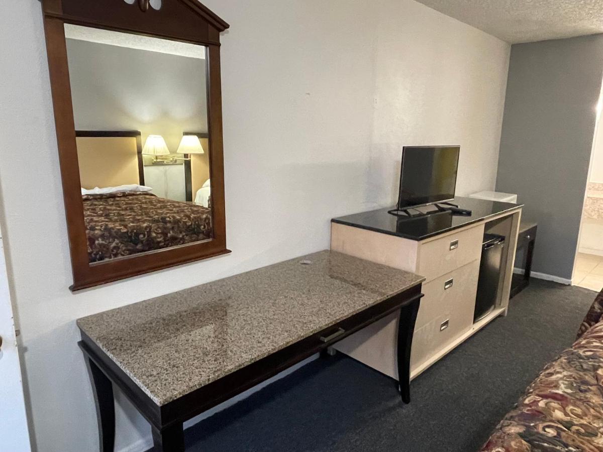 Executive Inn San Saba Екстериор снимка